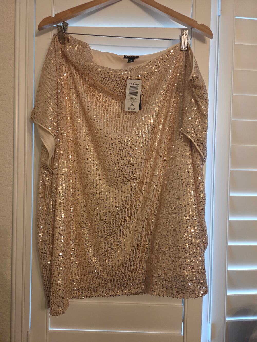 Torrid plus size 3 sequin blouse, new with tags